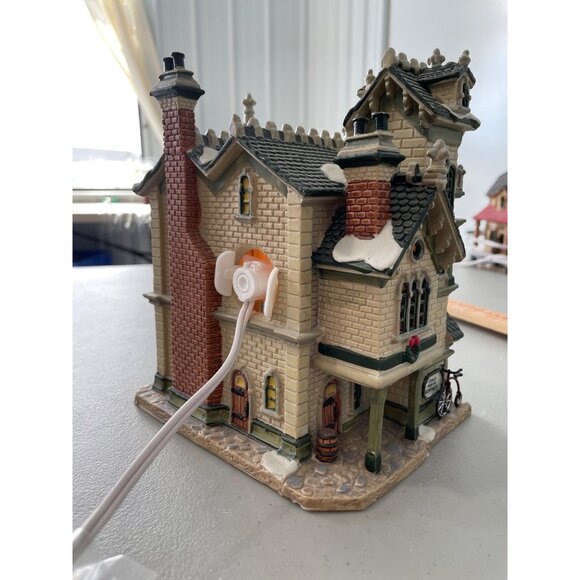 Lemax Packard Inn 2003 Lighted Holiday Village Decoration Porcelain Figurine - Picture 6 of 11